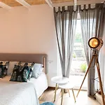 Casitas De Madera O Loureiro Noia