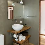 Casitas De Madera O Loureiro Noia